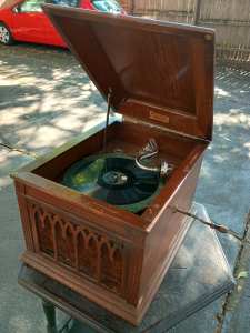 Make an offer: gramophone