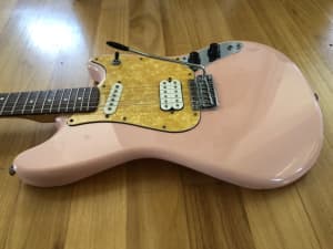 Fender Squier Cyclone 2009. Shell Pink