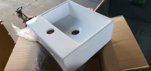 Ceramic basin