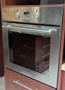 Delonghi 60cm Stainless Steel Oven. Model: DMFPS60 with Manual
