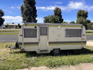 Millard 2000 series Caravan
