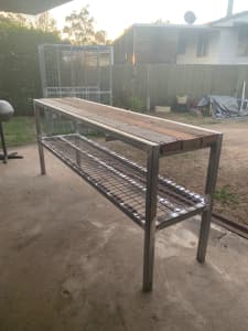 Workshop bench