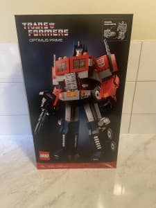 Lego set 10302 Optimus Prime