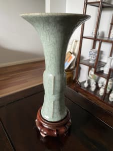 Old Chinese Ge Yao ware guan-type crackle glazed porcelain vase.
