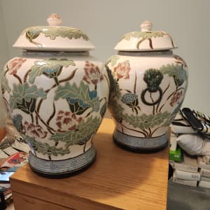 Chinese Porcelain Pots and Lids X 2