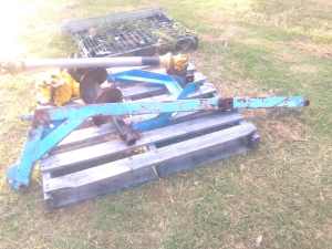 Tractor 3 point linkage post hole digger