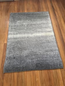 Wanted: Rug 115cm x 165cm