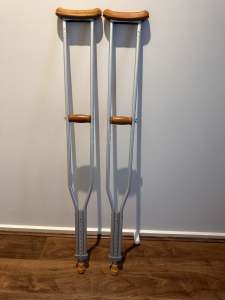 Care-Assist, Adjustable Underarm Crutches, Large