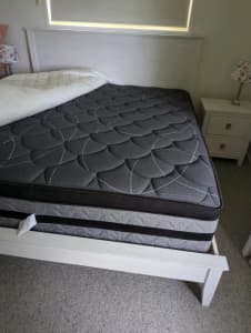 Almost new King mattress plush 