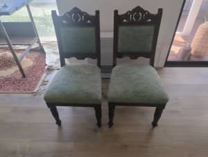 Antique wooden chairs (pair of 2)