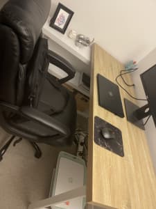 OFFICE ROTATING 360 DESK AND FREE CHAIR