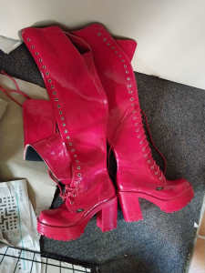 ladys boots brand new 