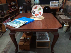 Vintage Silky Oak Parlour Table