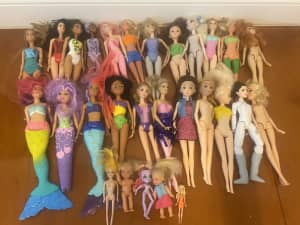 Huge Barbie Bundle!! Barbies, Cars, Boat, Clothes & Accessories