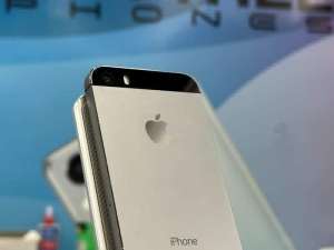 iPhone 5S 16gb Grey Good Condition Free Warranty