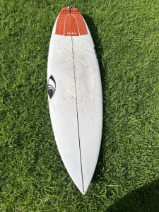 Surfboard 5’6” Sharpeye HT2