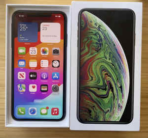 Iphone XS max 64GB Black / 3 Months Warranty (81% battery health)