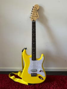 Fender Tom Delonge Signature Stratocaster Graffiti Yellow