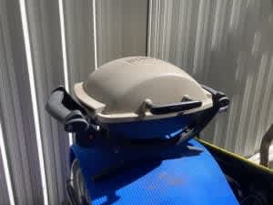 GAS barbecue ,WEBER or similar, clean ready to cook for EASTER