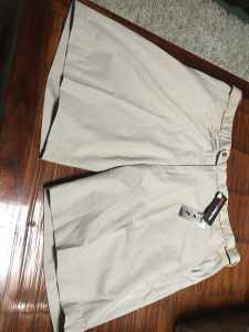 NEW MENS COTTON SHORTS-size 40-still with the tags