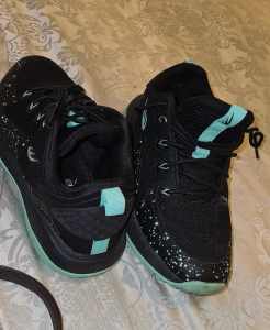 BARGAIN TO QUICK SALE jogger black & green, conffy , number 38