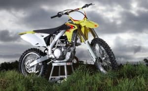 WANTED TO BUY RMZ450 FRONT AXLE