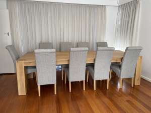 Large Solid Oak dining table, 3 meters (damaged in transit)