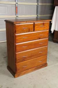 Good condition solid timber 6 drawers tallboy metal runner can deliver