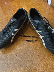 ASICS Warno rugby boot-size 11 us