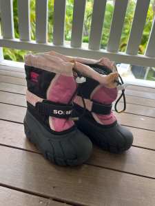 Sorel kids snow boots size 24