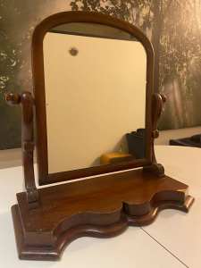 Solid mahogany Antique Victorian Dressing Table/Vanity Mirror.