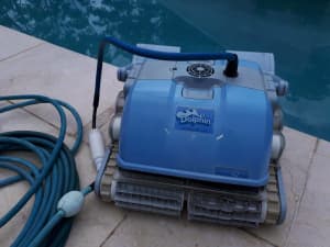 M5 DOLPHIN Robotic Pool Cleaner