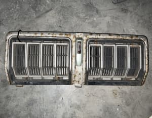 Nissan Datsun 200B Front Grille Assembly