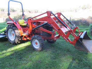 Tractor 4x4 Front end loader Daedong