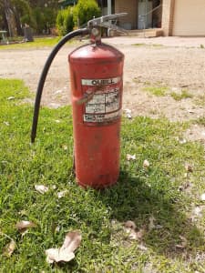 WATER FILLED FIRE EXTINGUISHER