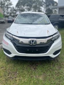 Wrecking out Honda HR-V 2019 For All Parts 1.8l Petrol