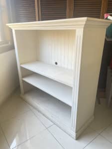 White tv unit/ bookcase/ storage