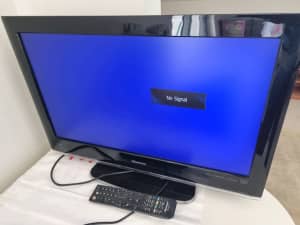 Hisense TV with remote 
