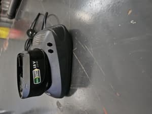 Bosch 18v 2.0Ah battery and charger