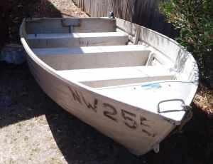 Three metre aluminium dinghy with oars and rowlocks. Good condition.