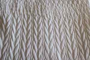 Doona (Quilt) Cover - White, textured - Queen - URGENT SALE
