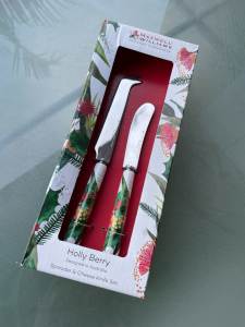 Maxwell Williams Holly Berry Spreader & Cheese Knife Set Gift Boxed