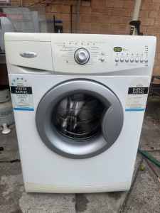 Whirlpool 7.5kg front loader washing machine