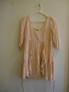 Peach FLOW DRESS - Waist Tie - FRILL Detail - $30 ono - Sz 8 - AS NEW