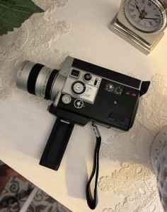 Canon 814 - Auto Zoom - 8mm Video Camera - Boxed - Pristine condition