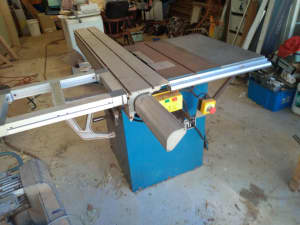 PANEL SAW WITH ACCESSORIES