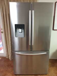 Hisense 630 litre twin door fridge freezer