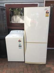 Fridge and freezer for sale (can be delivered )