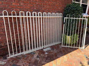 7.8m Fence with Gate (CAN DELIVER)