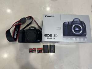 Canon 5Diii & 24 70mm L series lens Camera Package
